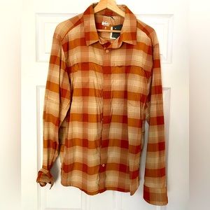 Men’s REI Orange and Tan Button Down NWT